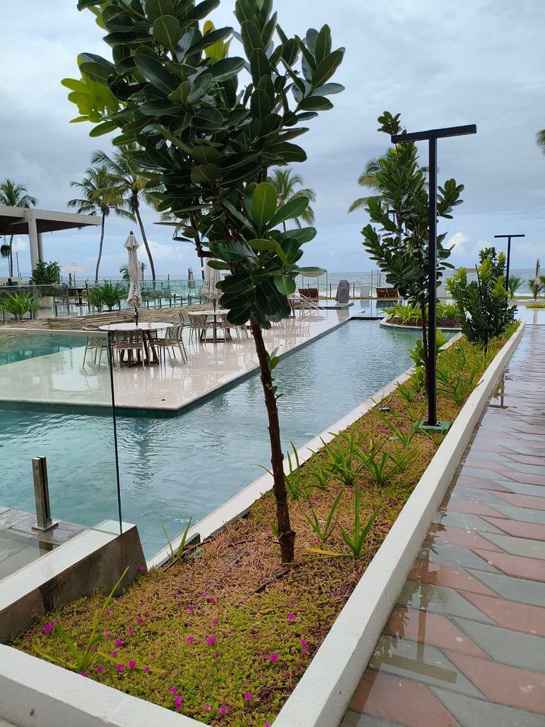 Apartamento Beira Mar em Muro Alto Alto Padrão