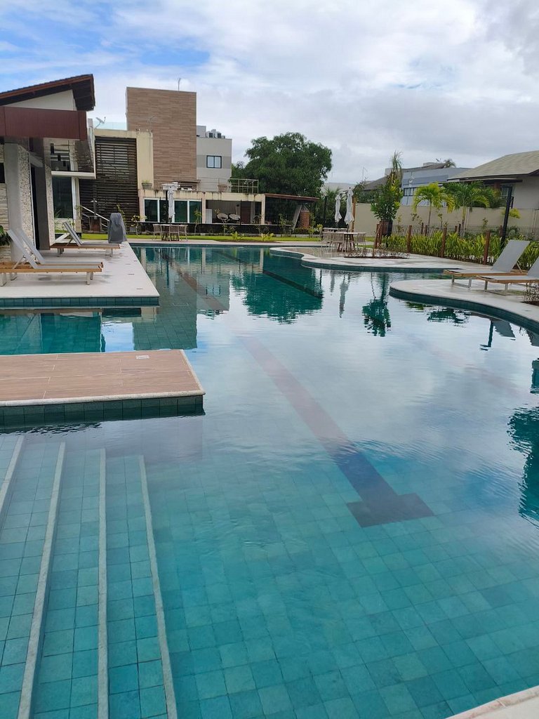 Apartamento Beira Mar em Muro Alto Alto Padrão