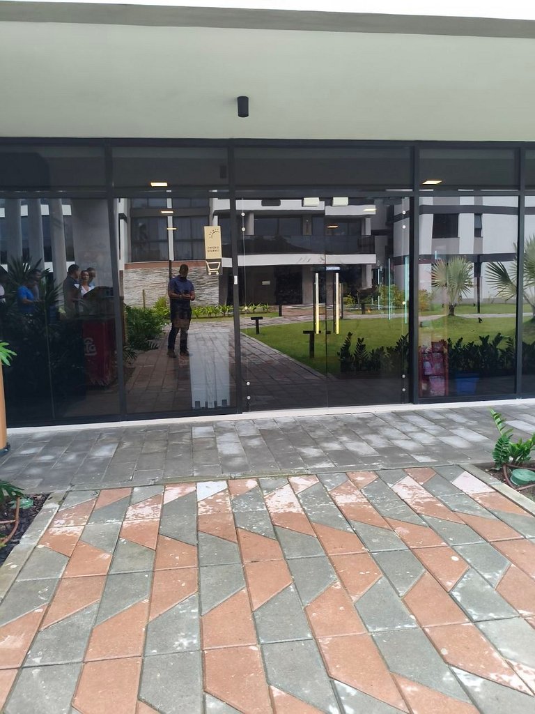 Apartamento Beira Mar em Muro Alto Alto Padrão