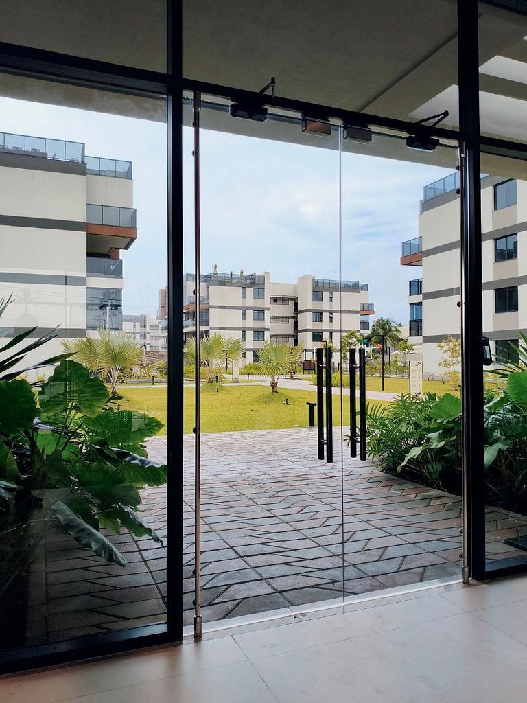 Apartamento Beira Mar em Muro Alto Alto Padrão