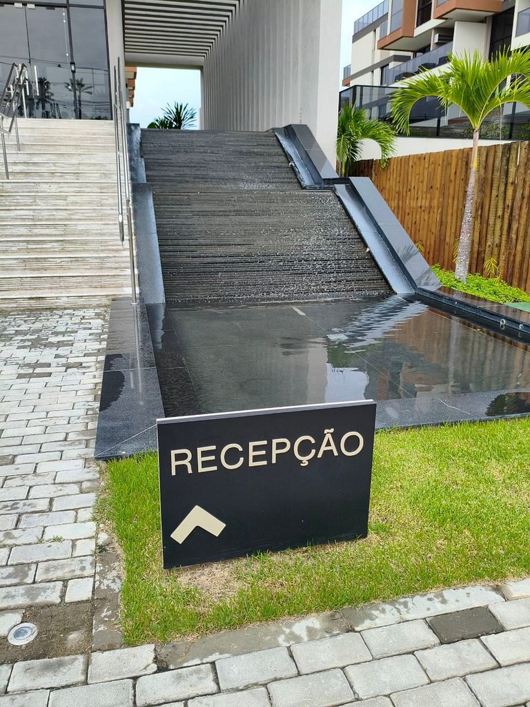 Apartamento Beira Mar em Muro Alto Alto Padrão