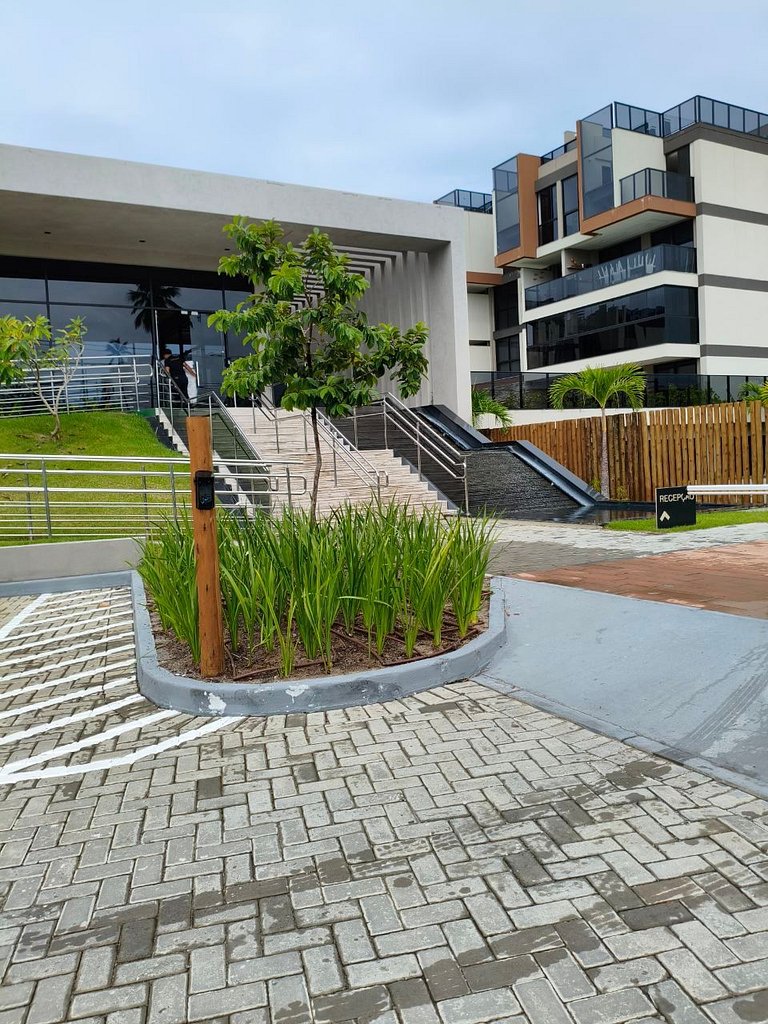 Apartamento Beira Mar em Muro Alto Alto Padrão