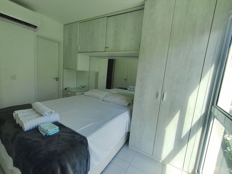 Apartamento moderno e confortável próximo à praia